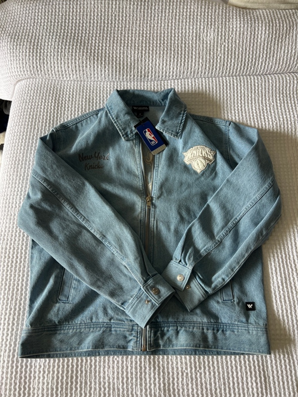 Mitchell & Ness Light Blue Denim Jean Jacket with Knicks Patch